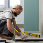Die Checkliste für die Hausrenovierung: Unverzichtbare Dienstleistungen, die Sie einbeziehen sollten